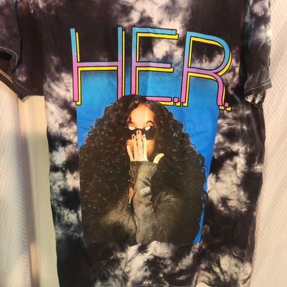 H.E.R. tshirt - Picture 2 of 4
